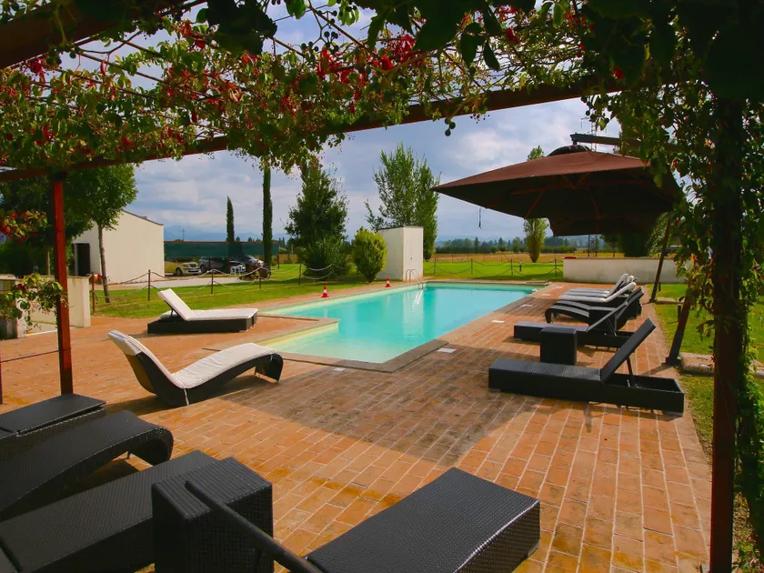 Holiday Home in Foligno with Pool & Garden - Image 1