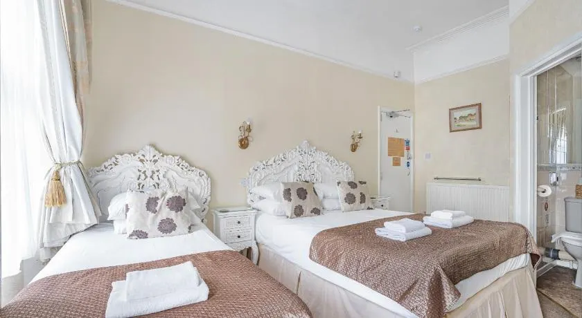 Summerlands Guest House - Image 1