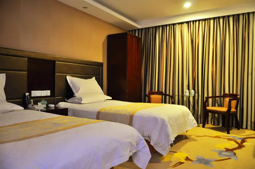 Xianglong Business Hotel (Jinqueshan Road Branch) - Image 1