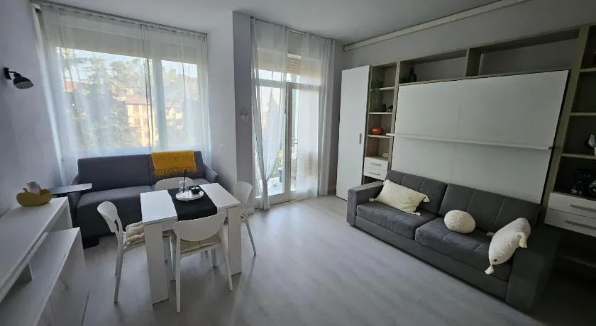 Dani's Lakeside Apartment in Euroresidence - Image 1