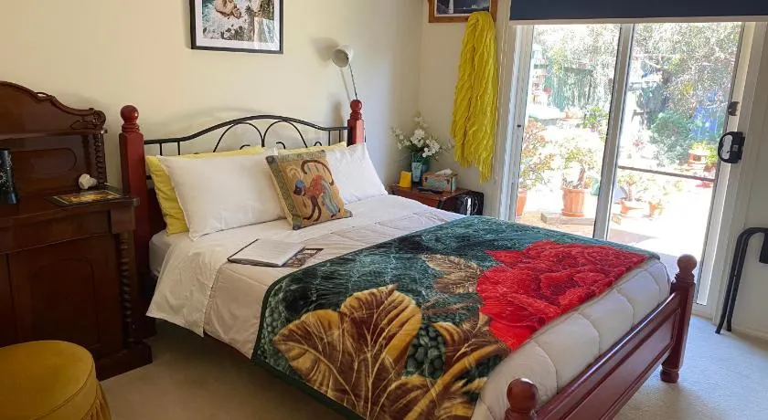We Love the Bay short stays private suite 1 to 3 days - Image 1