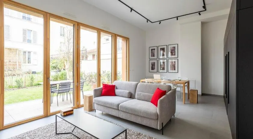 Modern loft in Paris Montreuil - Image 1