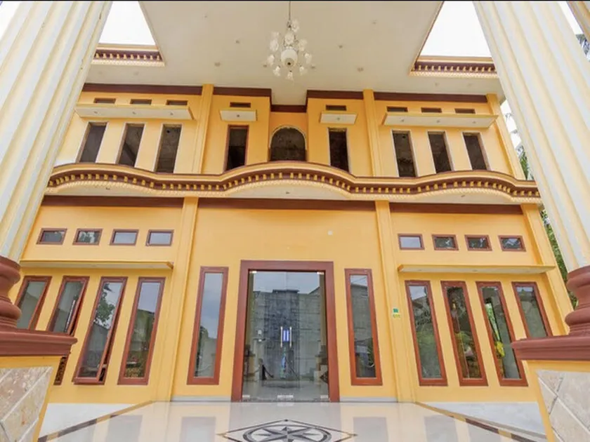 Karanggoso Indah Hotel - Image 1