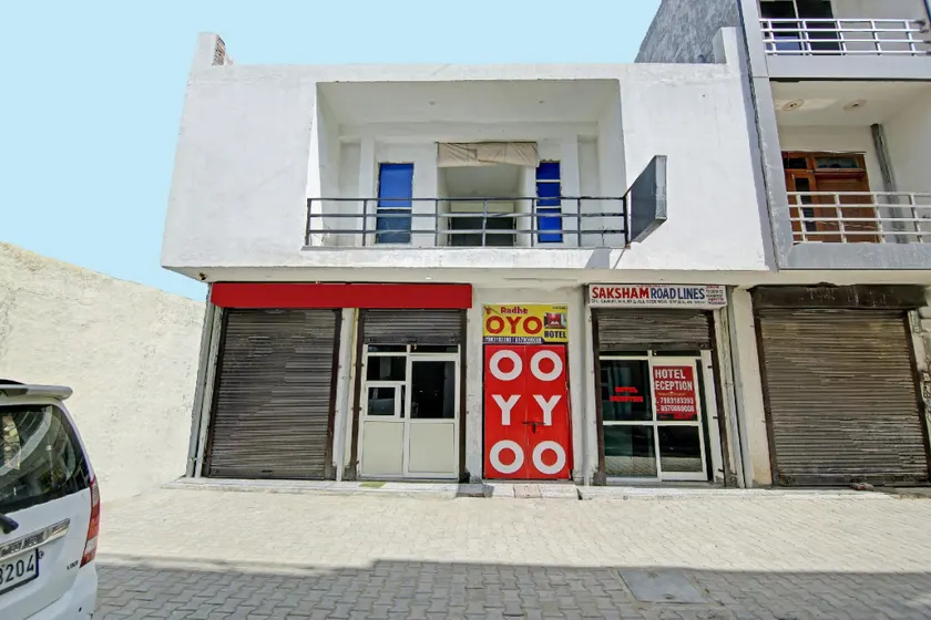 OYO 82775 Radhe oyo hotel - Image 1