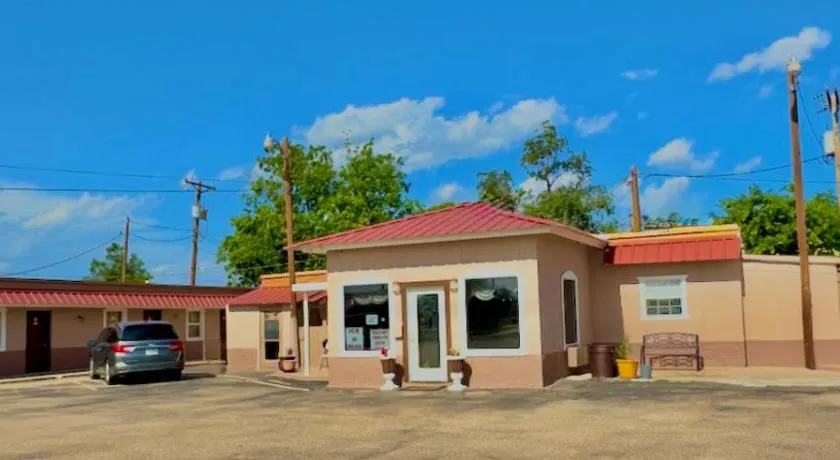 Budget Inn - Image 1