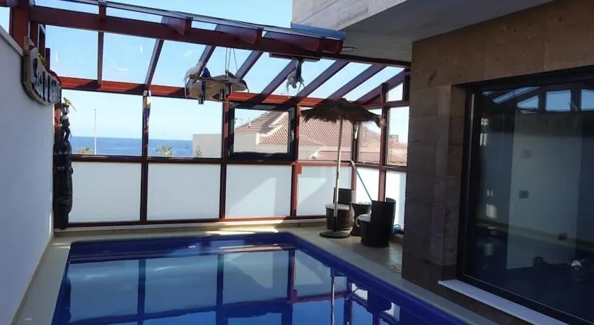 Designer Haus mit beheiztem Pool (überdacht) - Image 1