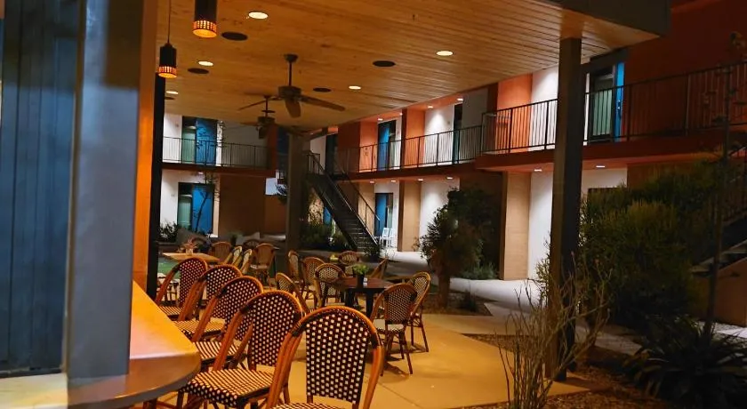 Hotel Lindo - Image 1