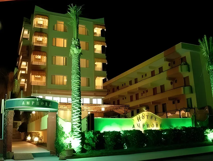 Amphora Hotel - Image 1