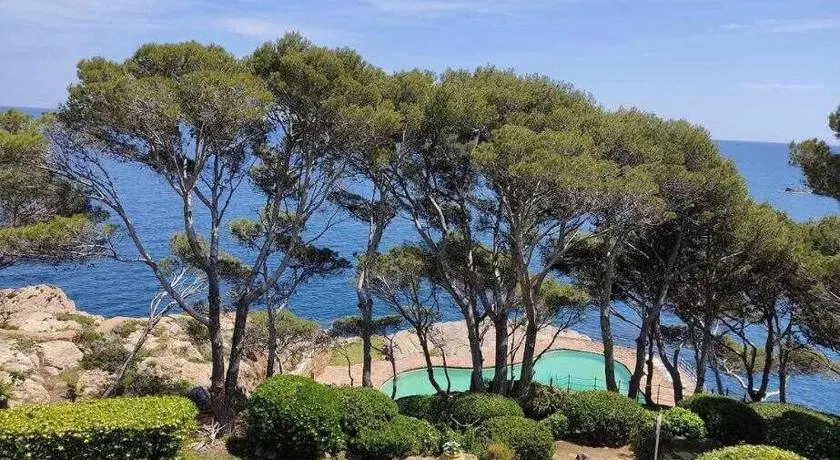 Holiday Dúplex Cap Sa Sal at the edge of the sea - Image 1