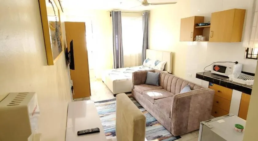 Lux Suites Carina Studio Apartments - Image 1