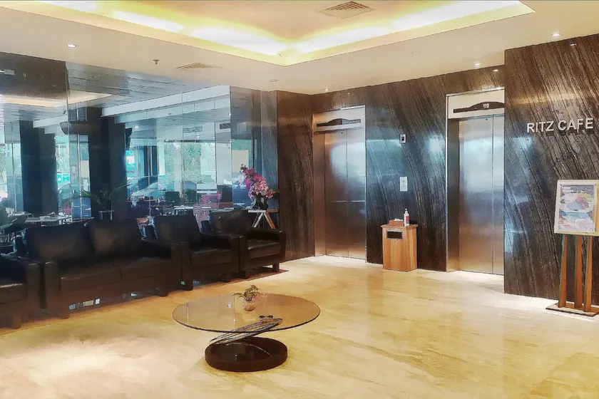 Orchardz Hotel Bandara - Image 1