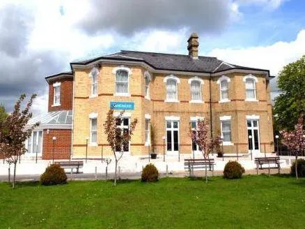 Gatwick Cambridge Hotel - Image 1