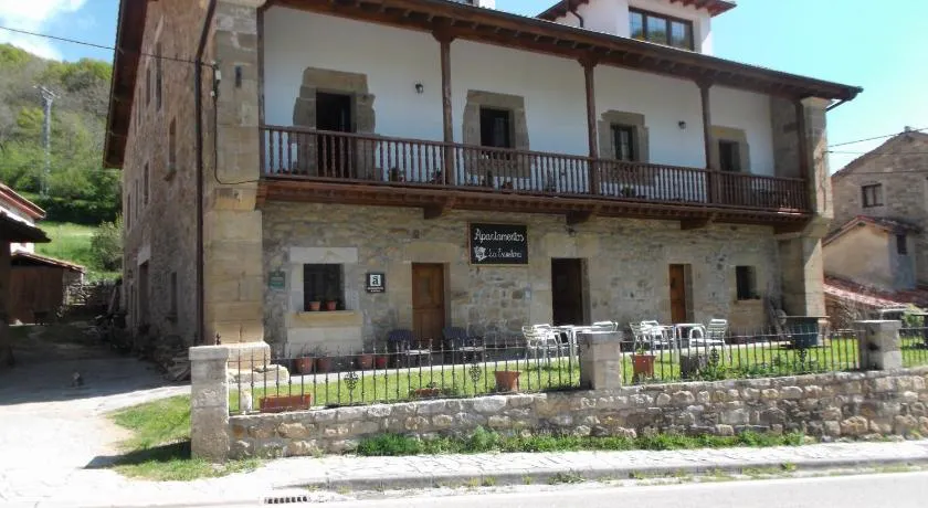 La Escuelona - Image 1