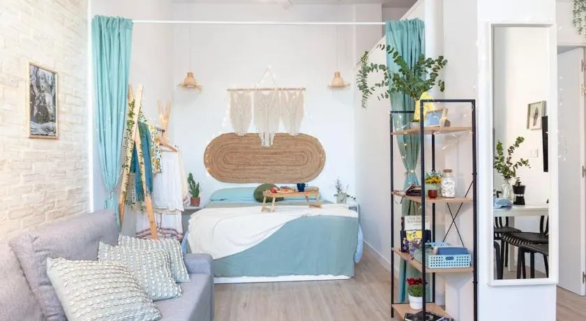 AL5 Seaside Bliss-stylish loft steps from Malvarrosa - Image 1
