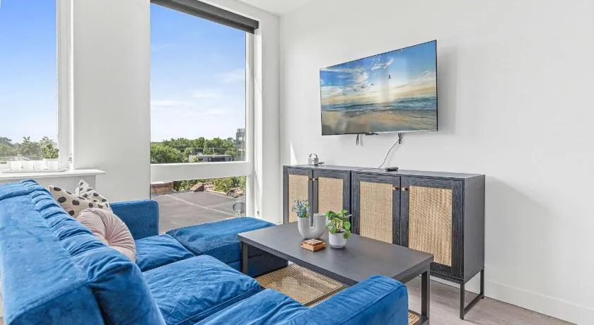 Cozy Studio Escape Near Downtown Minneapolis - Image 1