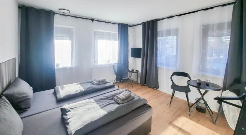 ALFA Stuttgart City 4ZW Beste City Lage Berliner Platz max 8 Personen Netflix Küche WM l 4BR 7 Beds 8 people l Fully equipped Kitchen & Bathroom - Image 1