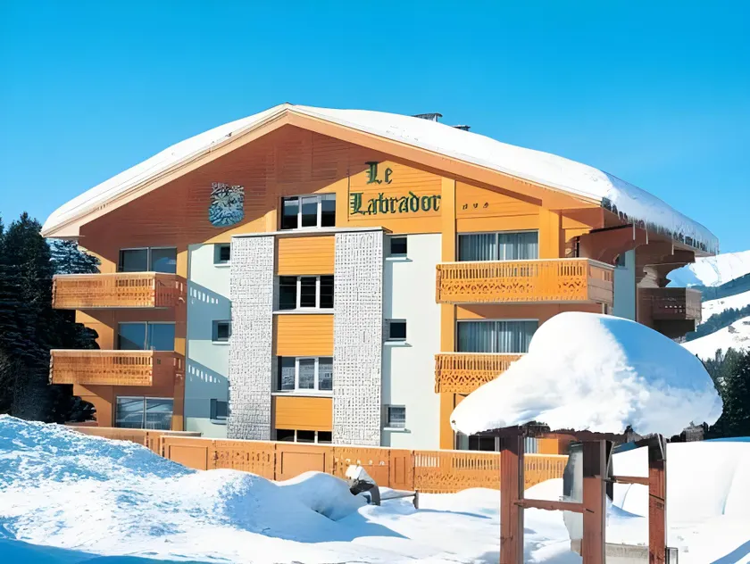 Hôtel Le Labrador 1971 - Image 1