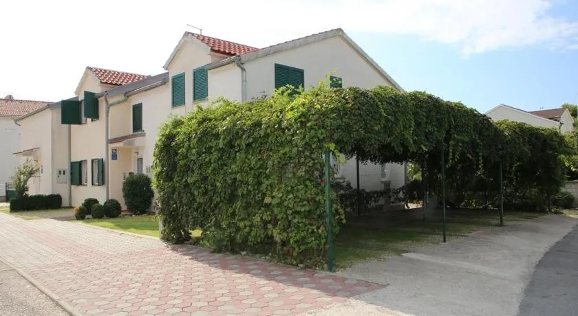 Apartments with parking space Srima - Vodice, Vodice - 22383 - Image 1