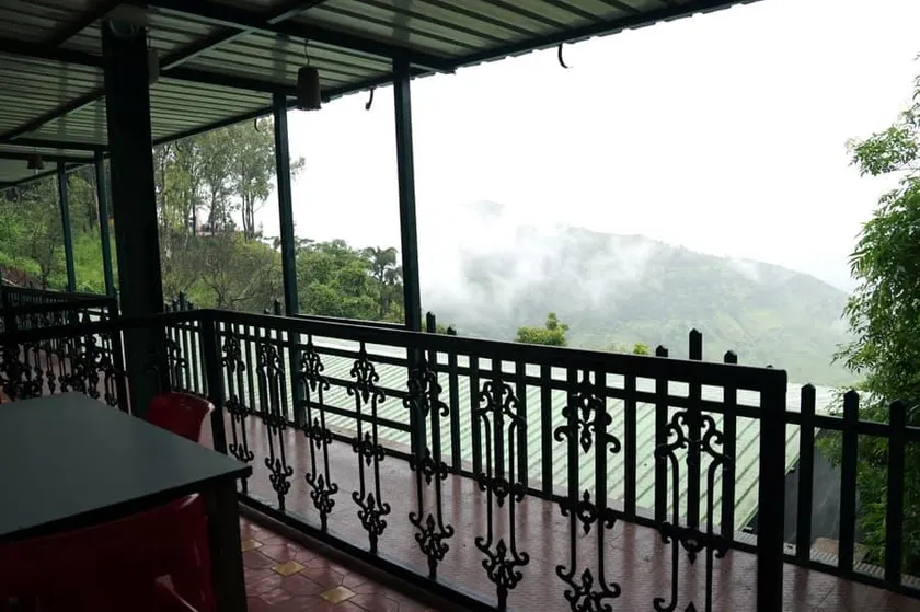 Rainforest Restaurant &Villa's - Image 1