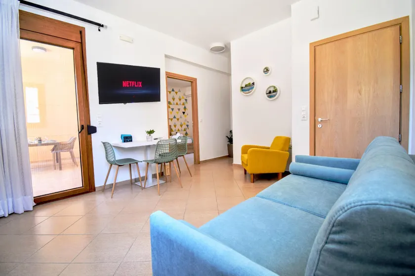 Petite palace Origin Rethymno apt near the beach - Image 1