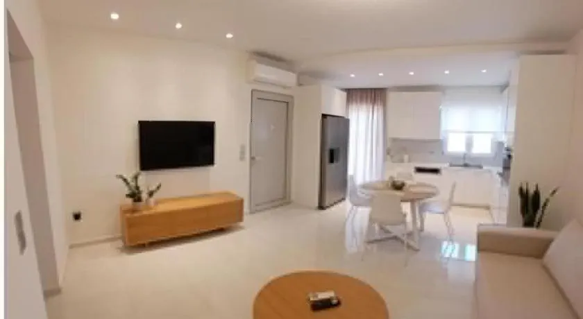 White Dome Apartment I - Image 1