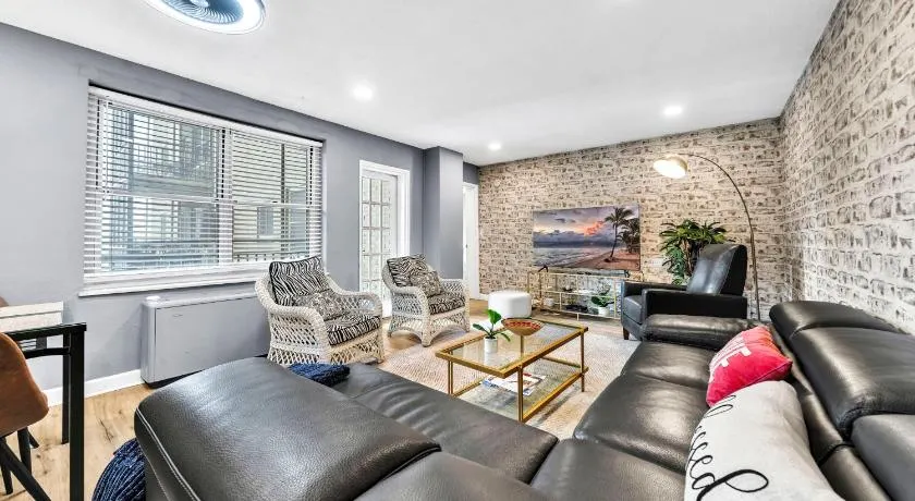 P8G Remodel 2BR/2BA downtown ATL-Parking & Balcony - Image 1
