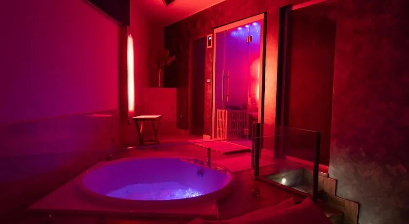 AETERNA SUITES SPA Apartment - Image 1