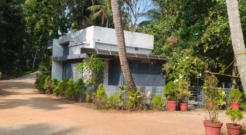Lagoon lake side - Image 1