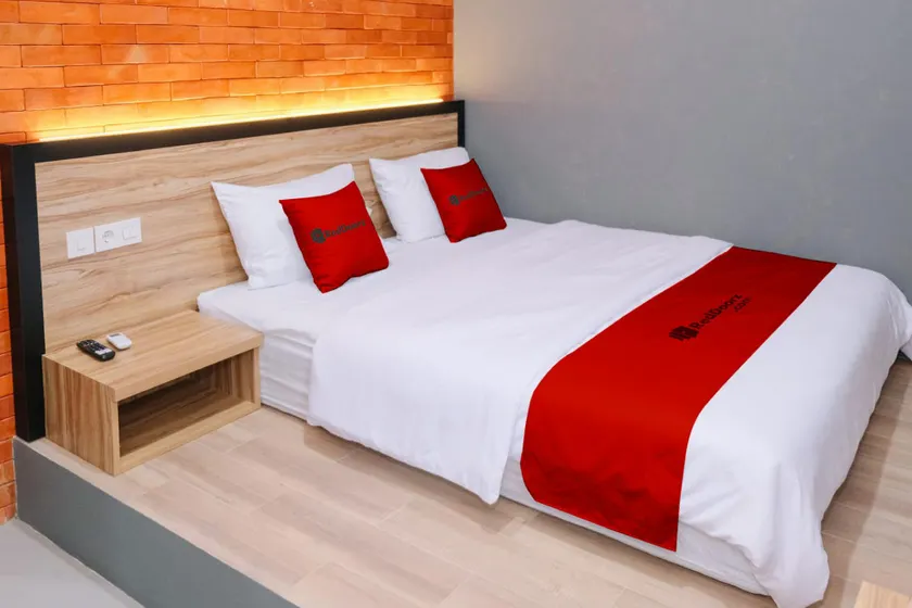 RedDoorz at Hotel DPraya Pati - Image 1
