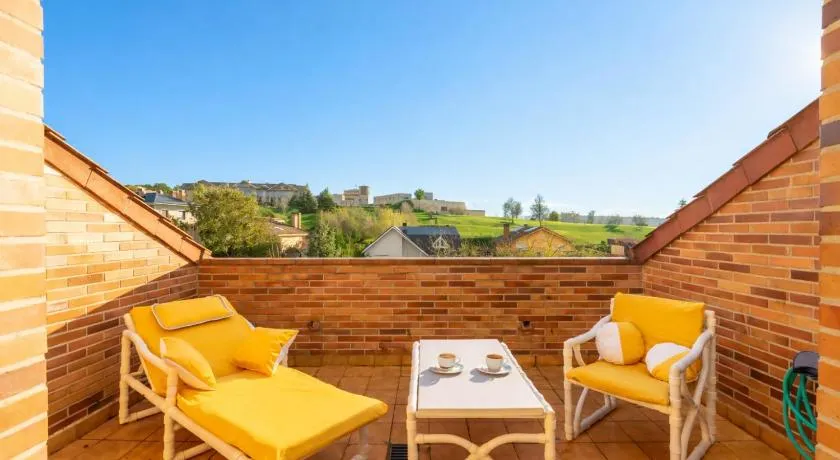 Gran chalet con jardín a 5 minutos de Pamplona - Image 1