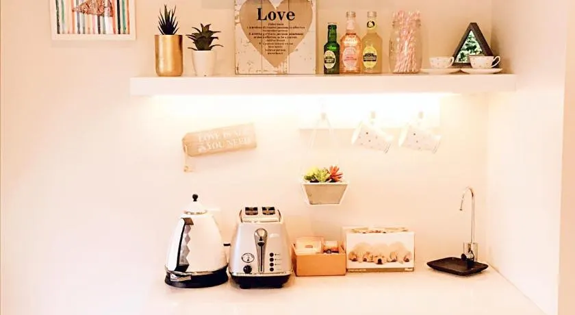 New Market Cozy Room - Image 1