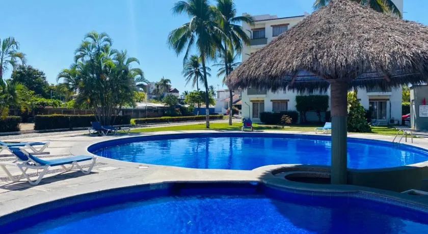 Cocotero Manzanillo - Image 1