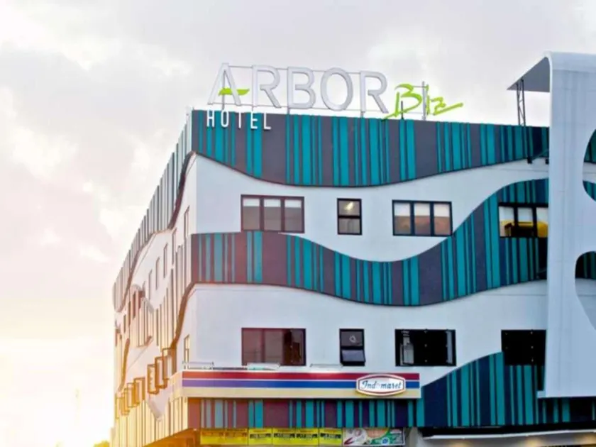 Arbor Biz Hotel - Image 1