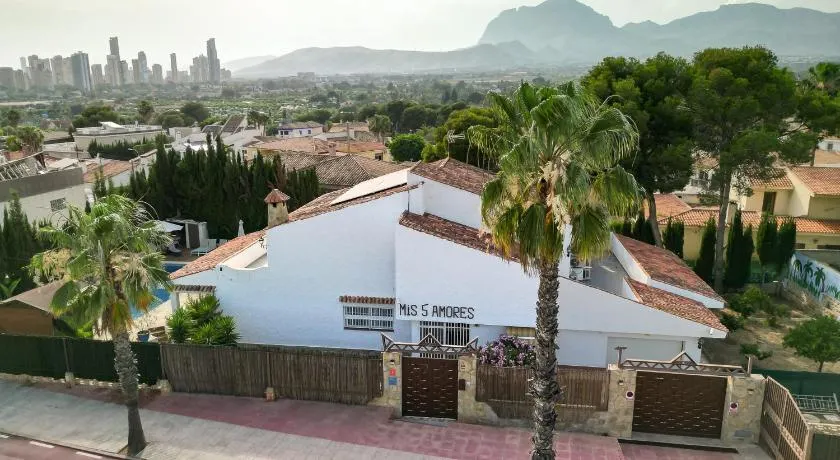 Villa Mis 5 Amores con piscina - Image 1