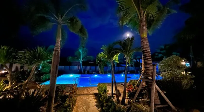 Sunset resorts and bar - Image 1