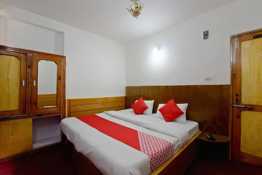 OYO 42119 Hotel Kunal - Image 1