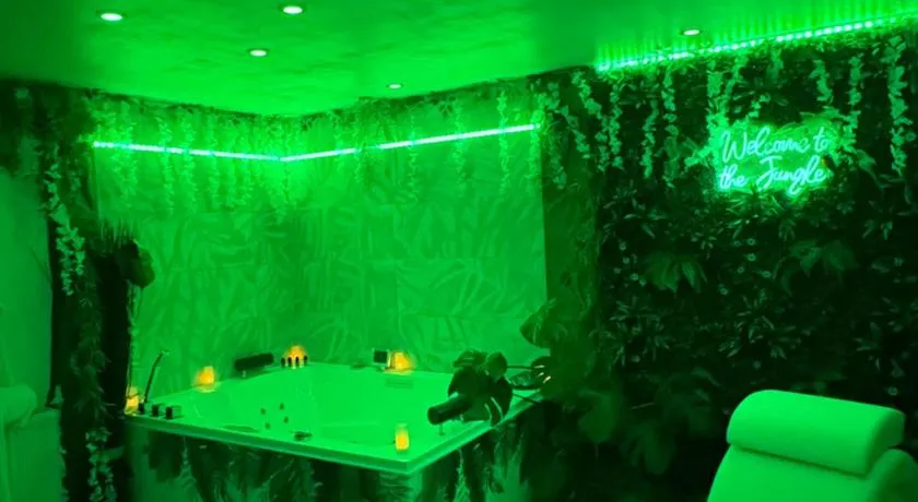 La JUNGLE et sa balnéothérapie - Image 1