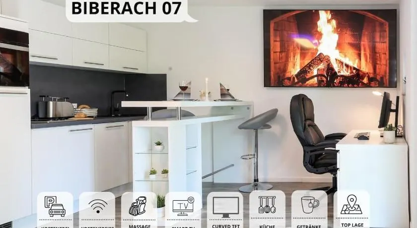 Relax-Apartment Biberach - Relax Massagesessel - Smart-TV 85 Zoll - voll ausgestattete Küche - High-Speed Internet - Arbeitsplatz mit Curved Monitor - Image 1