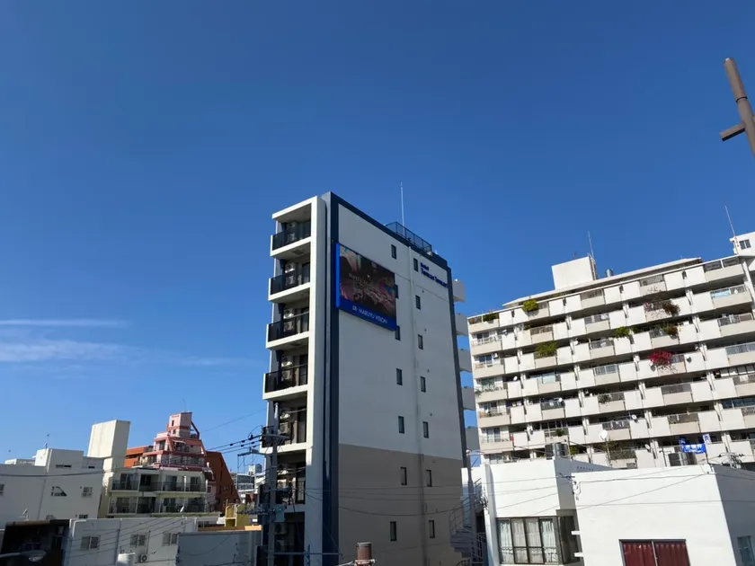 1 Floor 1 Room Only Newer 2 Bedroom Condominium (56 sqm). Free Wi-Fi, Ideal for Telework - Image 1