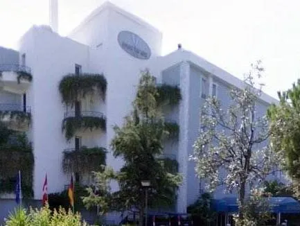Vittoria Parc Hotel - Image 1