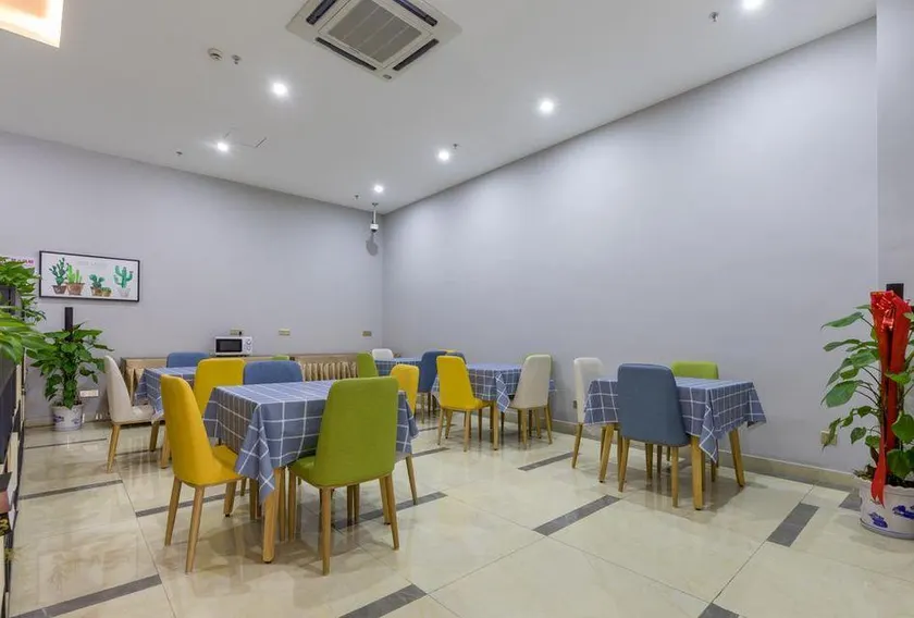 Ripple Hotel - Image 1