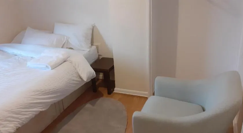 TonyHomes - Image 1
