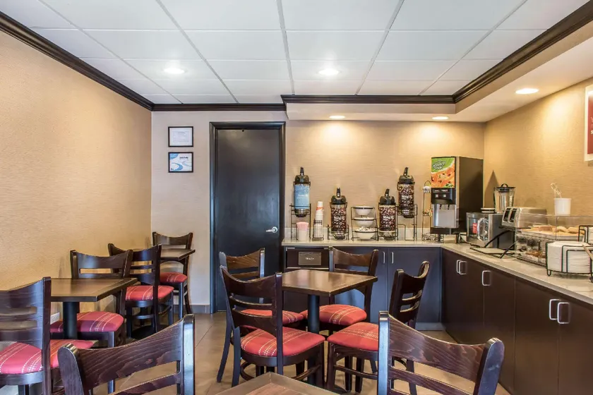 Spark by Hilton Clarks Summit - Image 1