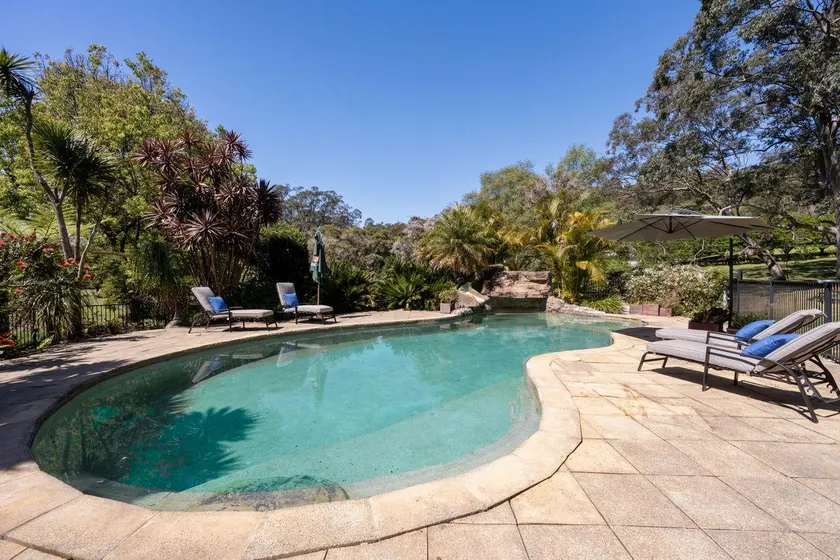 The Valley Way Luxury Estate - Image 1