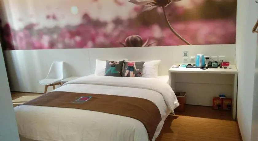 Pai Hotel Yanjiao Tianyang Plaza - Image 1