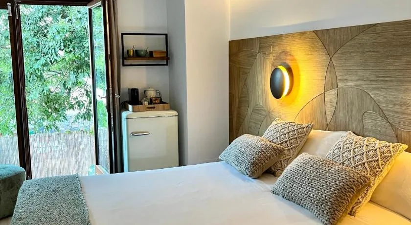 Hostal del vino LA COSTERA - Image 1