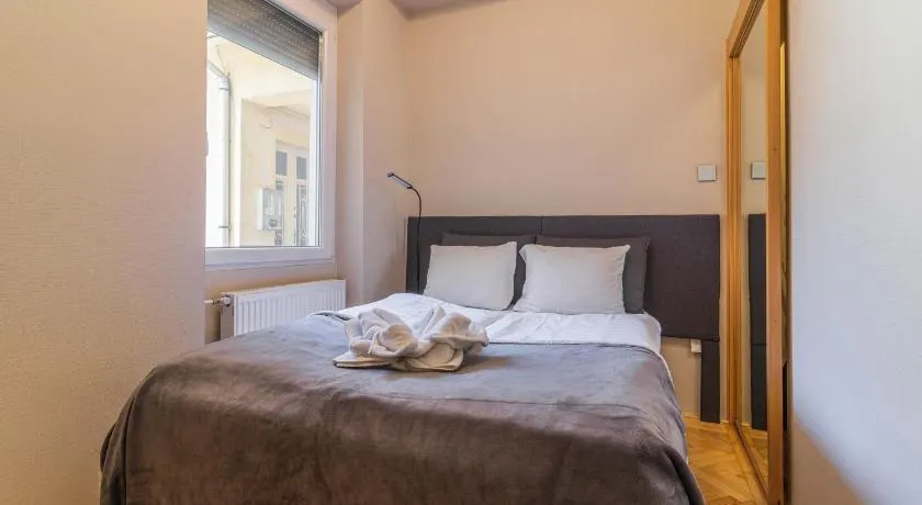 Castel view apartment - Image 1