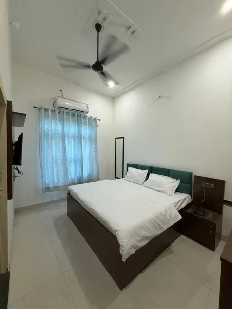 Goroomgo Pay At Hotel Shree Shyam - Image 1
