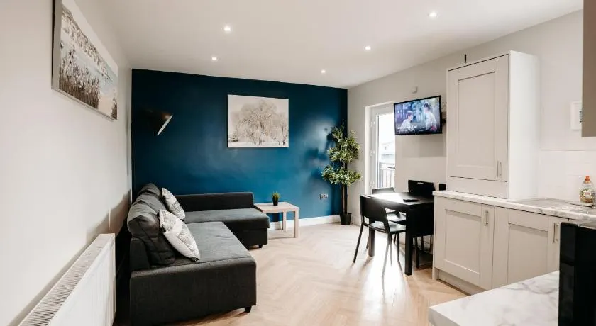 Mountain View Apartments - Image 1