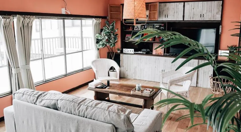 Tipy records inn house - Image 1